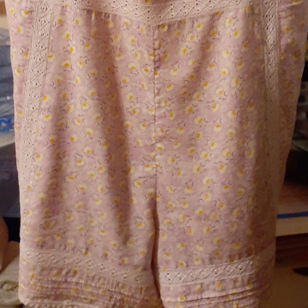 Shorts/Overall - Picture 3 of 15